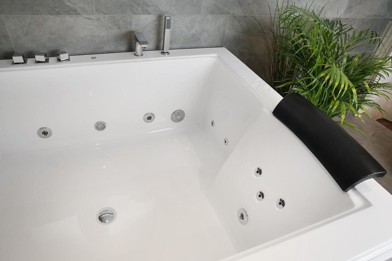 Private Spa Lux With Whirlpool And Sauna In Zurich Exterior photo