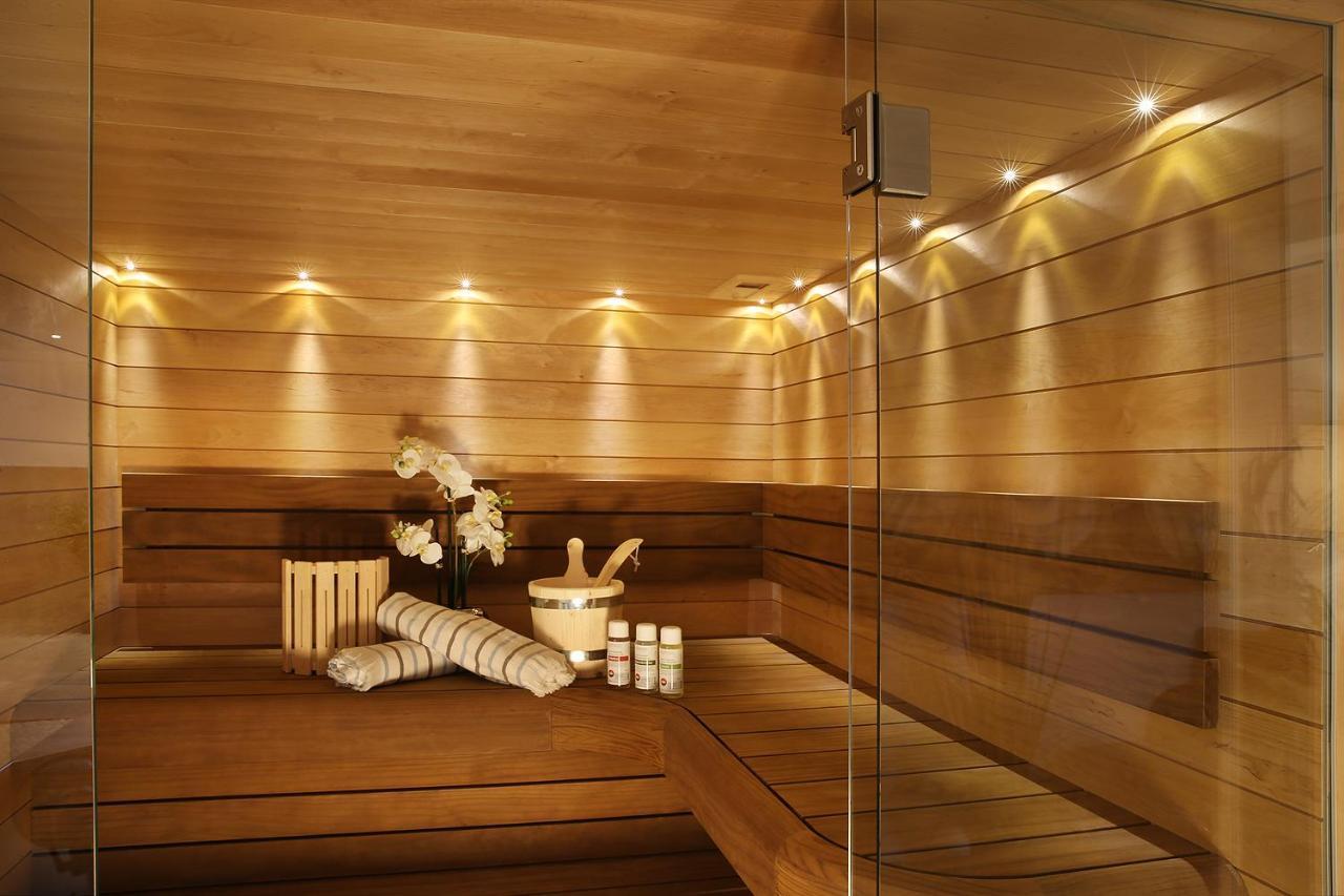 Private Spa Lux With Whirlpool And Sauna In Zurich Exterior photo